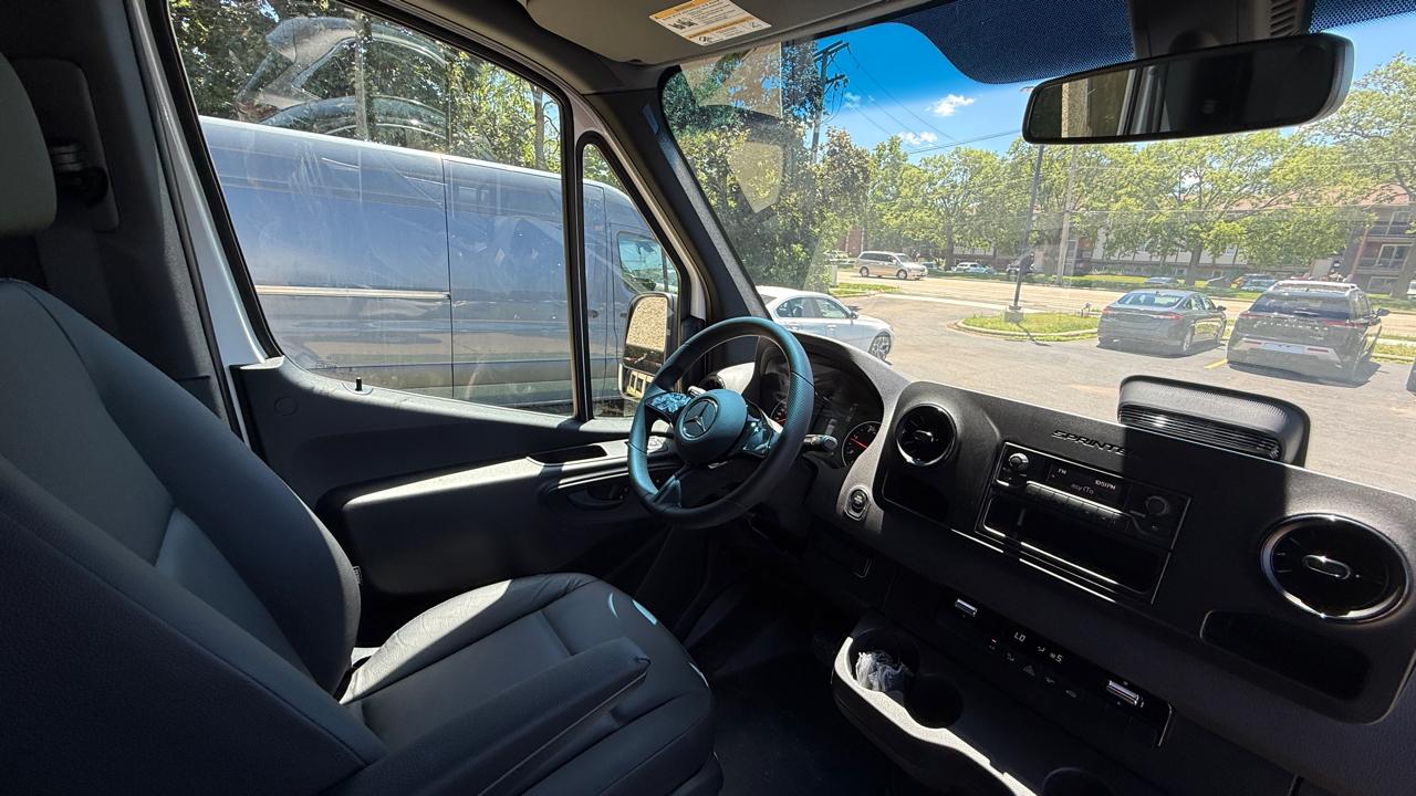 Mercedes-Benz Sprinter 2500 170-in. WB 2025
