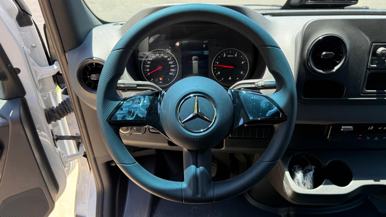 Mercedes-Benz Sprinter 2500 170-in. WB 2025