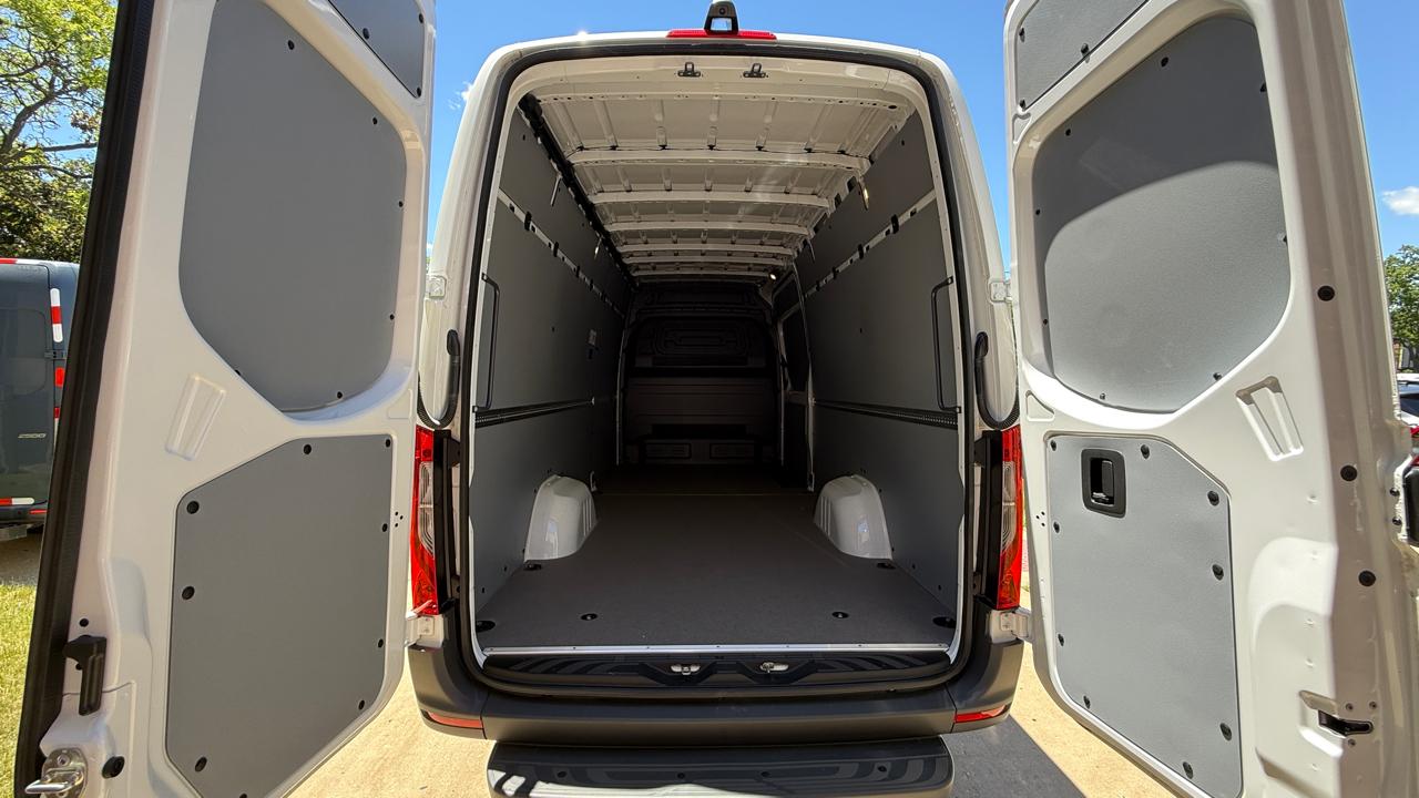 Mercedes-Benz Sprinter 2500 170-in. WB 2025