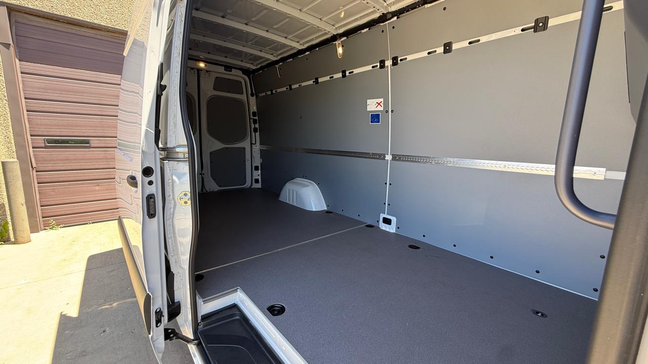 Mercedes-Benz Sprinter 2500 170-in. WB 2025