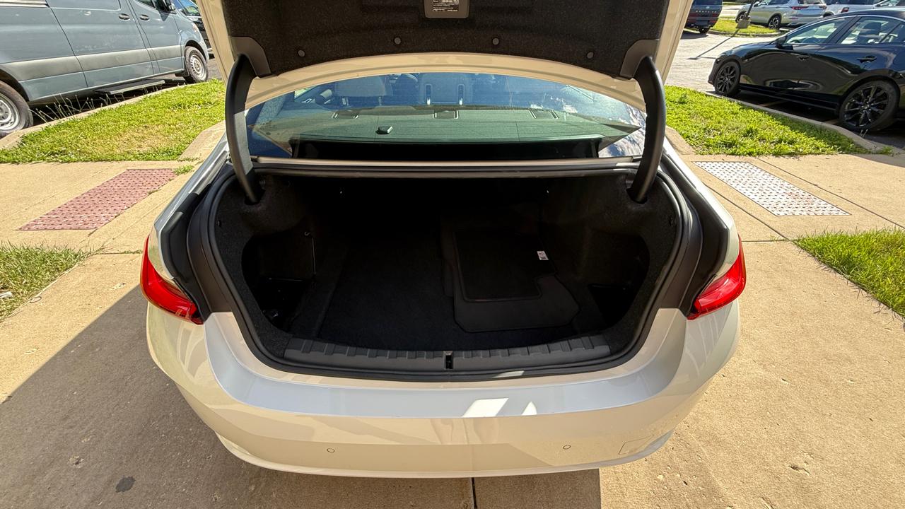 BMW 3-Series 330i 2026
