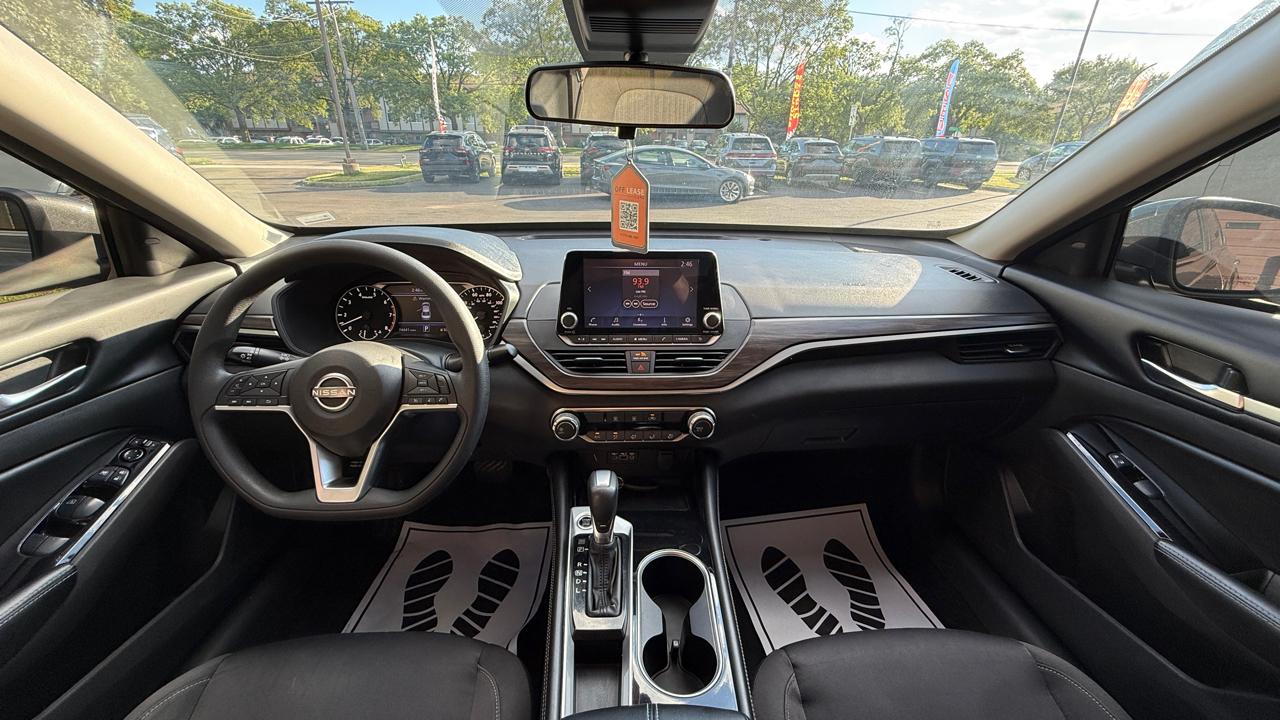Nissan Altima 2.5 SV 2023