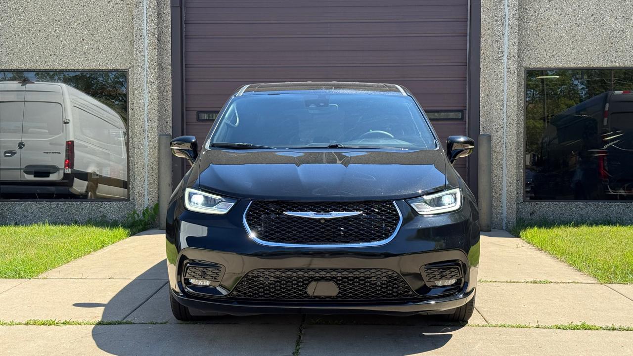 Chrysler Pacifica Select 2025
