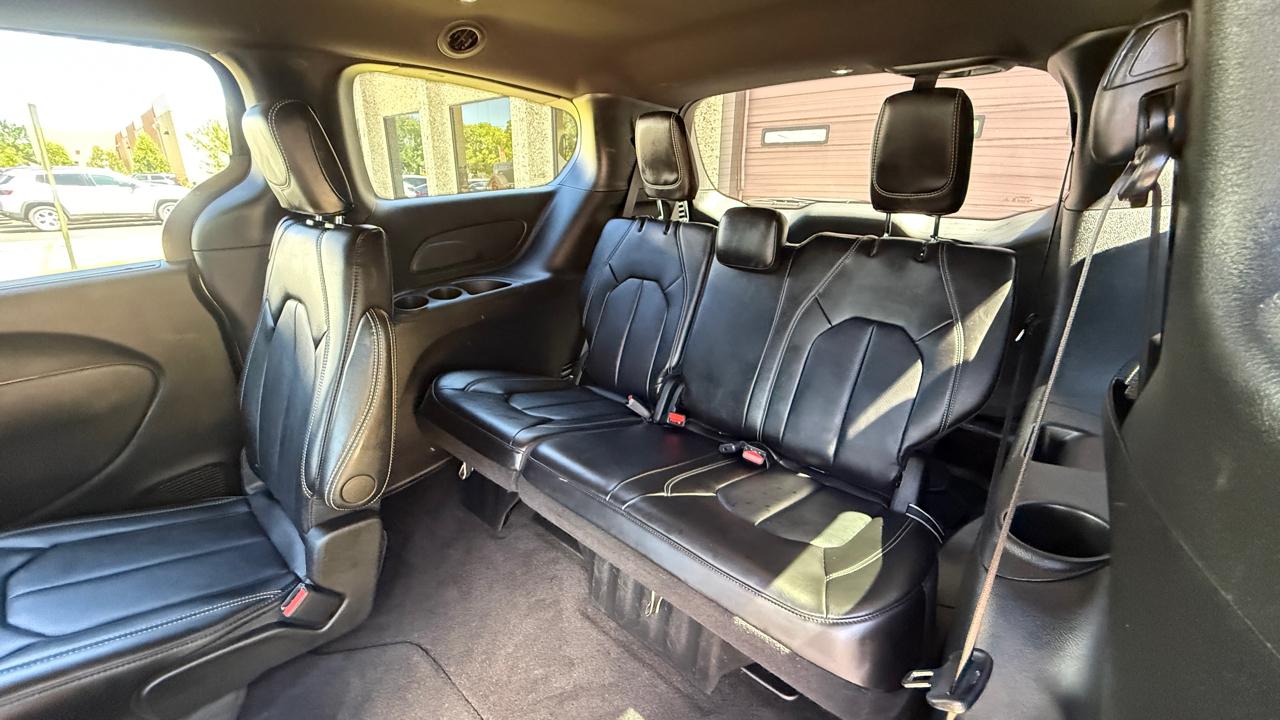Chrysler Pacifica Select 2025