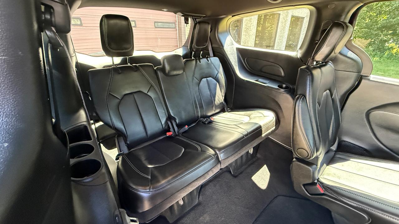Chrysler Pacifica Select 2025