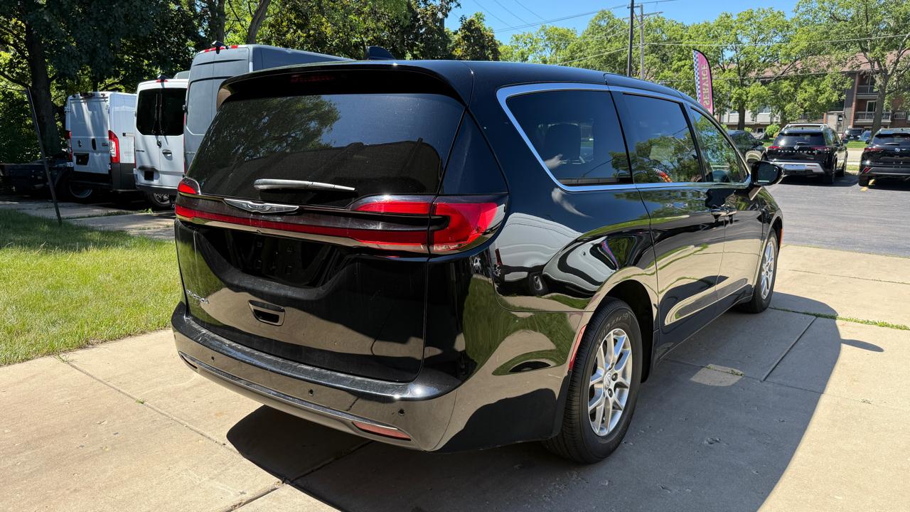 Chrysler Pacifica Select 2025