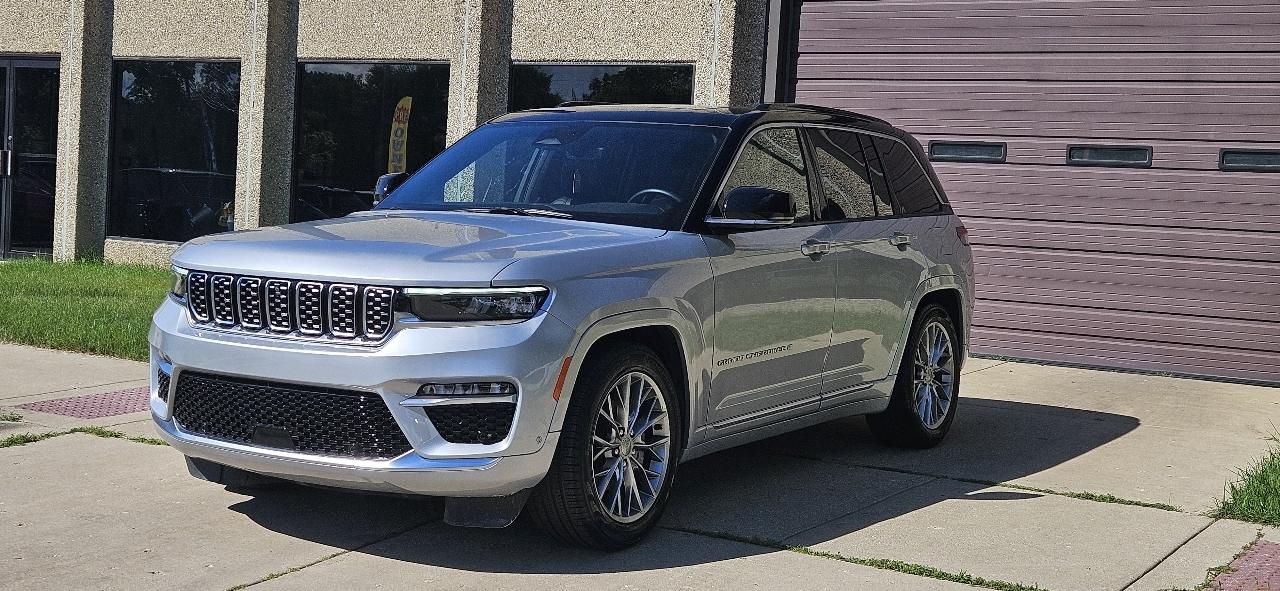 Jeep Grand Cherokee Summit 4WD 2025