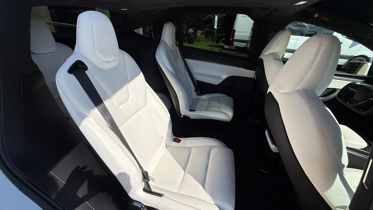 Tesla Model X Plaid 2022