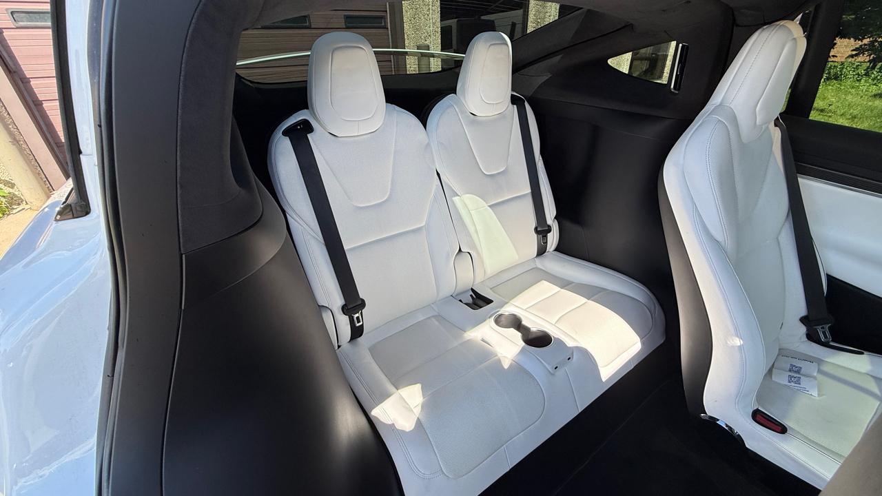 Tesla Model X Plaid 2022