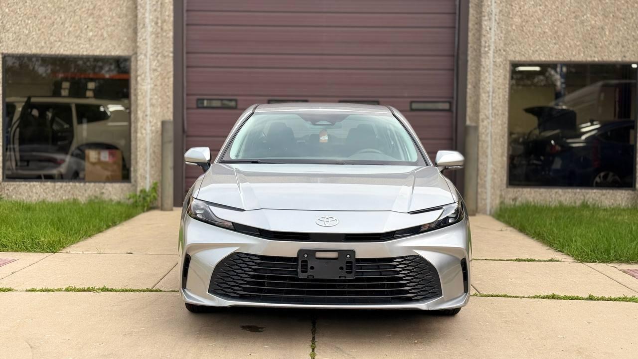 Toyota Camry Hybrid XLE 2025