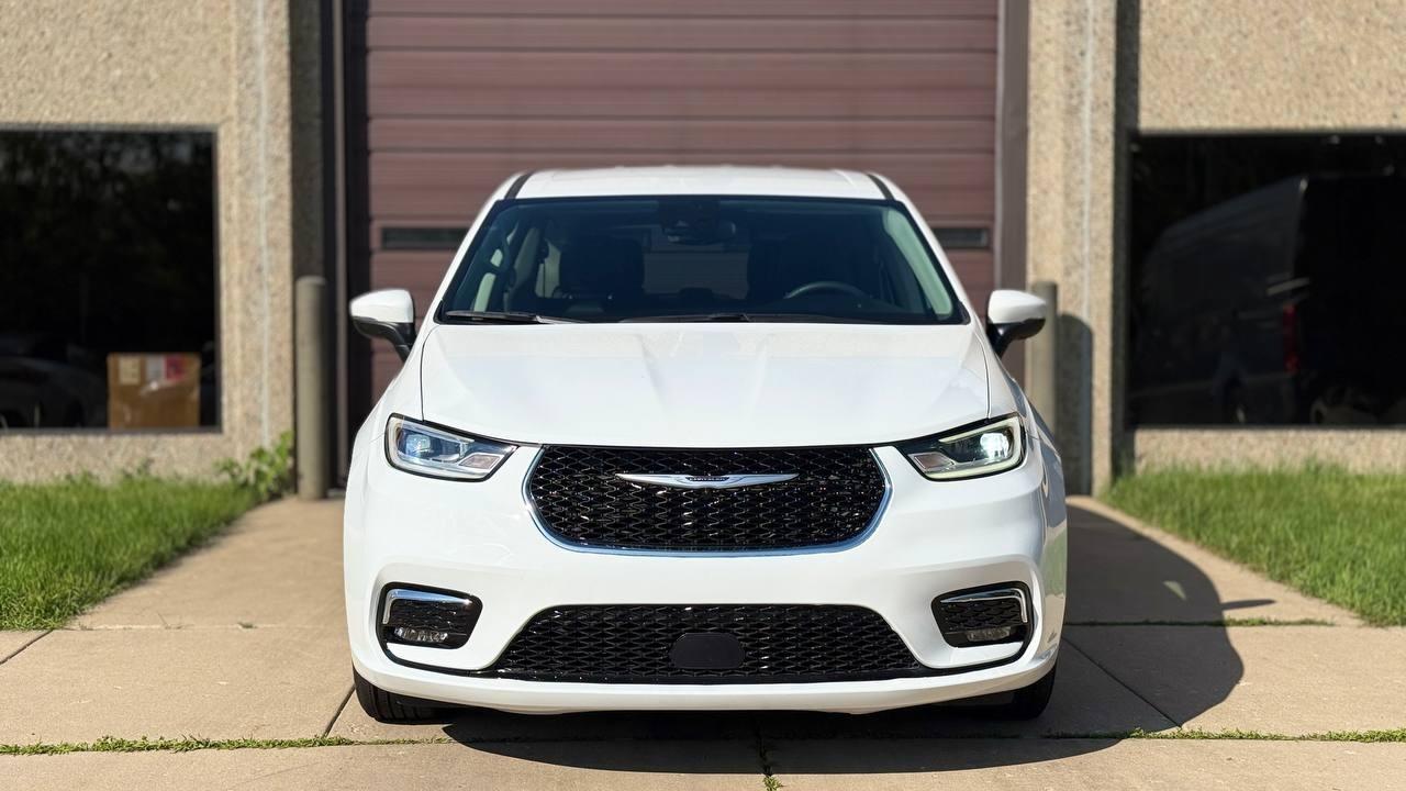 Chrysler Pacifica Touring L 2023