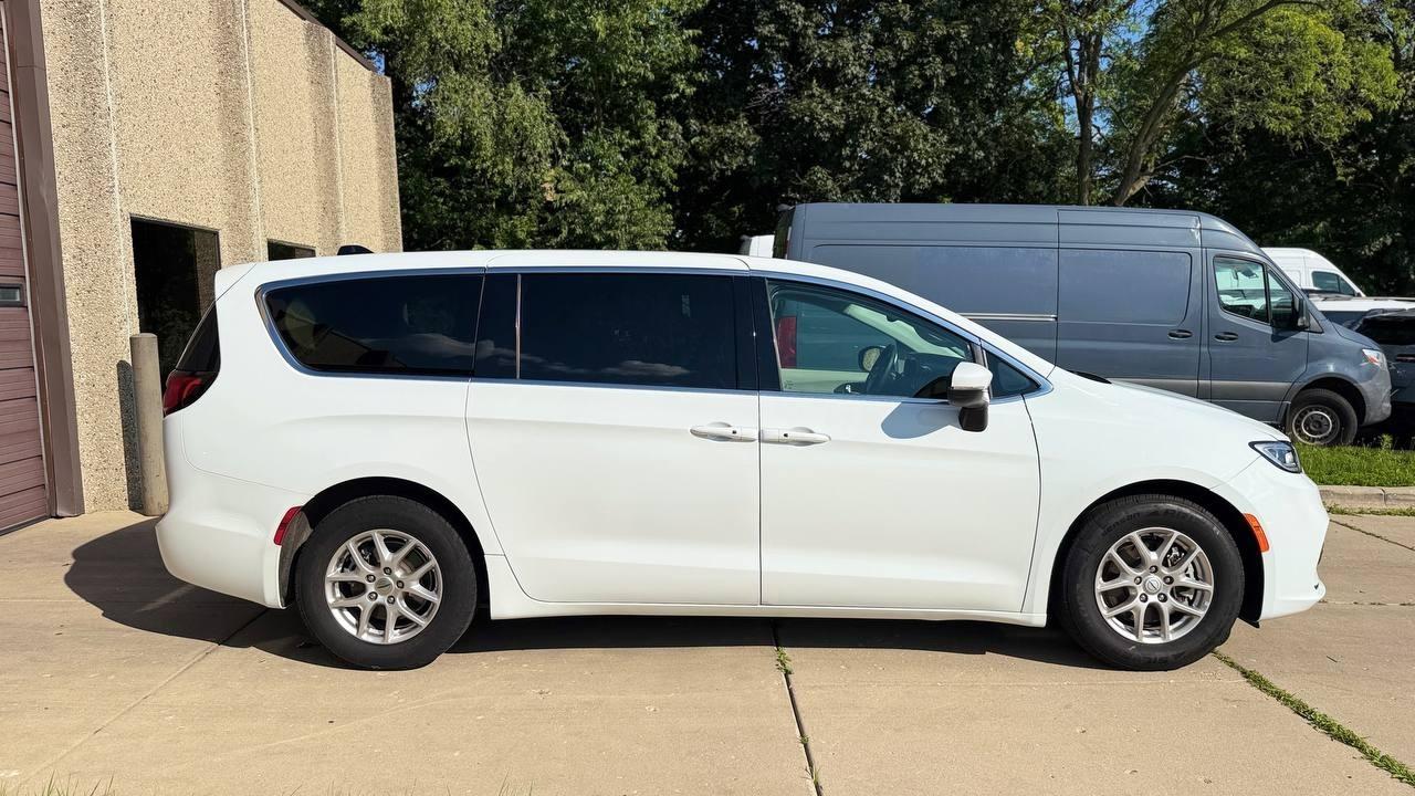 Chrysler Pacifica Touring L 2023