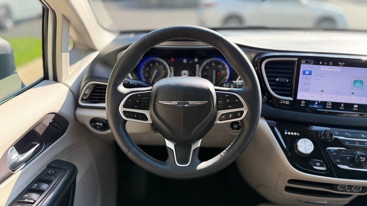Chrysler Pacifica Touring L 2023