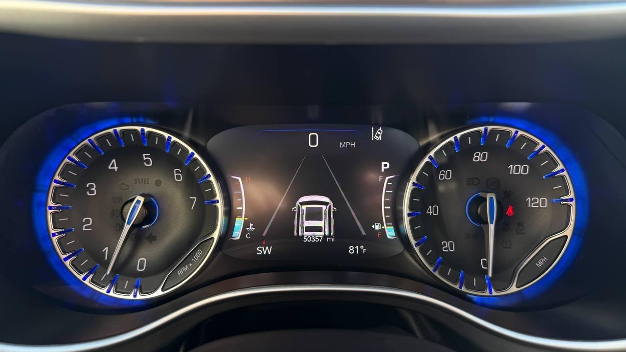 Chrysler Pacifica Touring L 2023