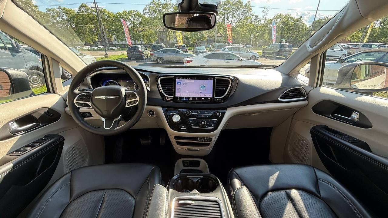 Chrysler Pacifica Touring L 2023