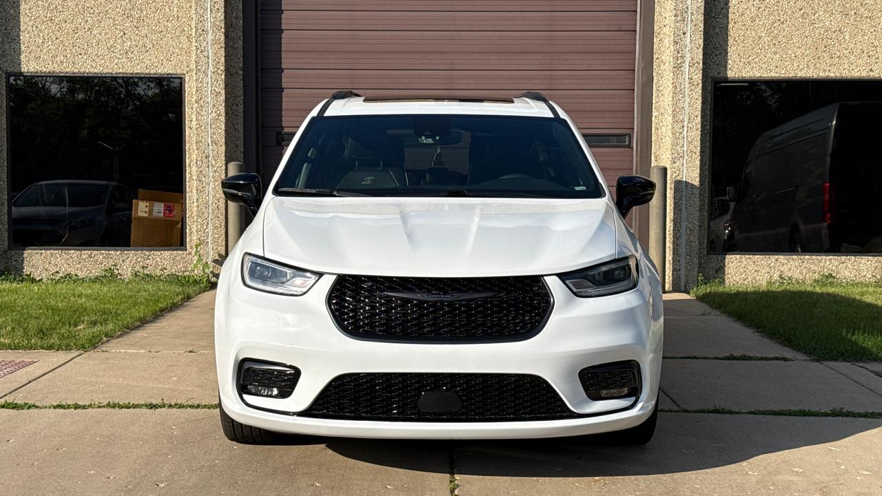 Chrysler Pacifica Limited 2025