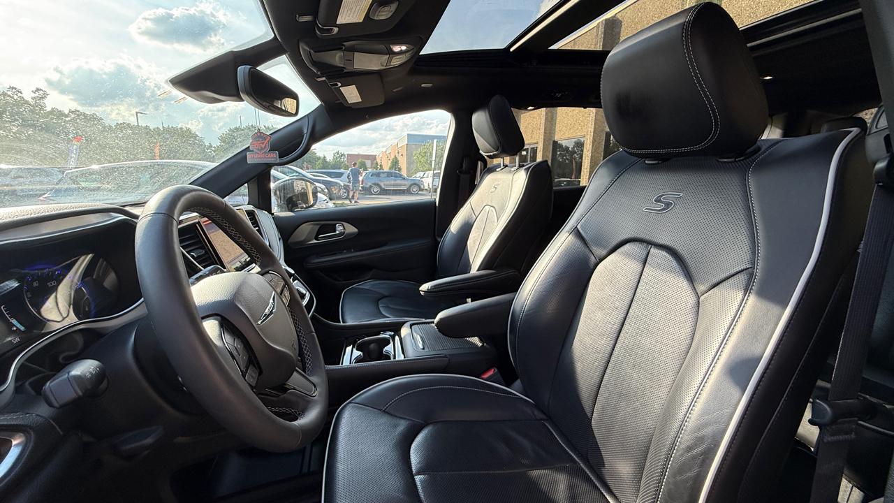Chrysler Pacifica Limited 2025