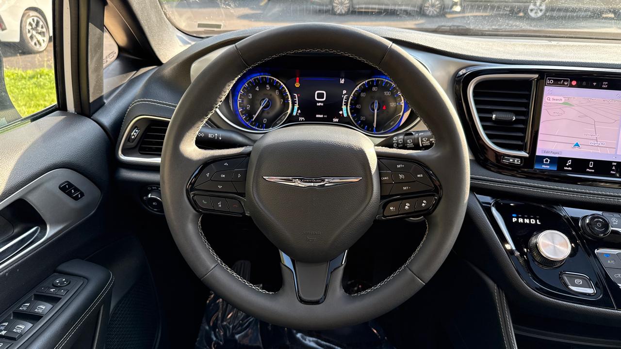 Chrysler Pacifica Limited 2025
