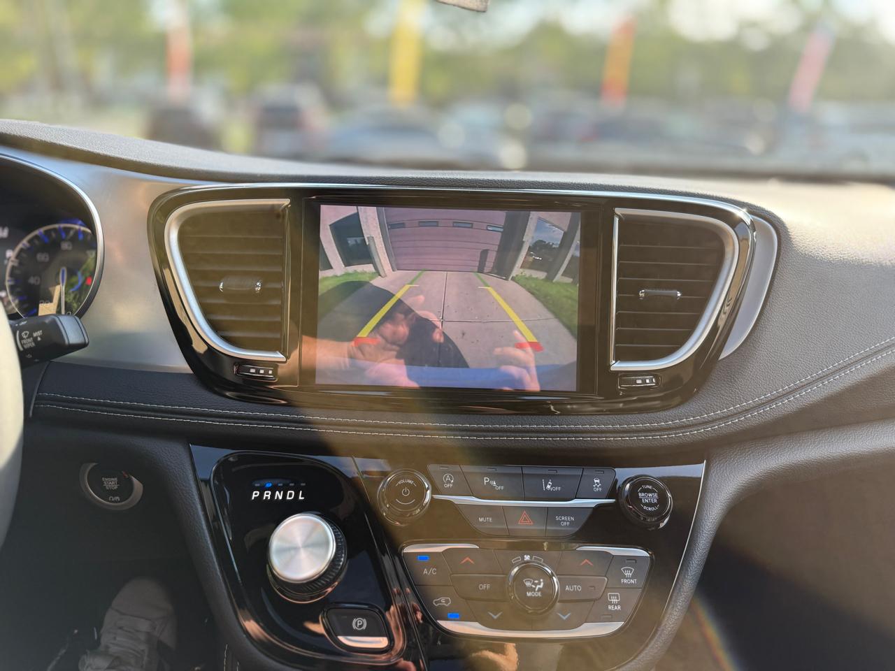 Chrysler Pacifica Limited 2025