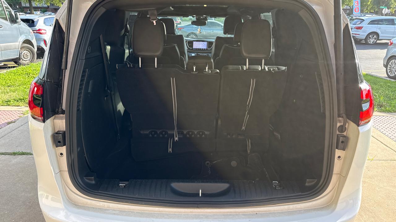 Chrysler Pacifica Limited 2025