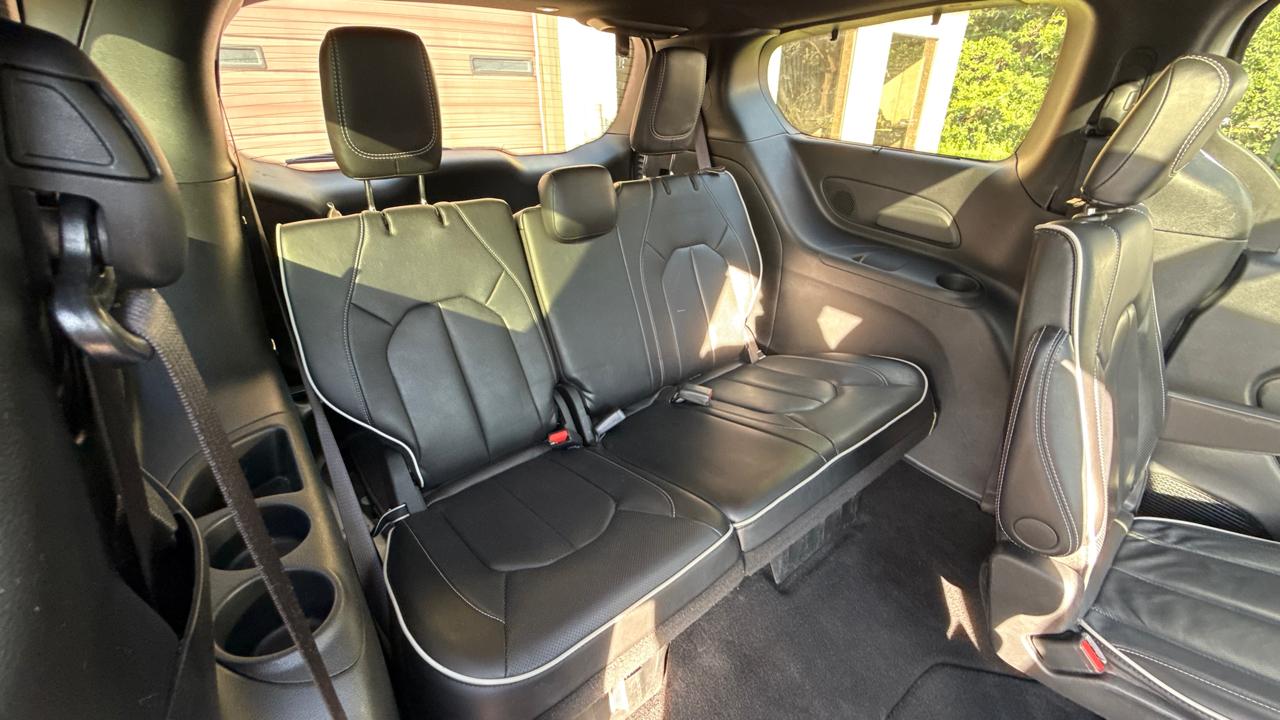Chrysler Pacifica Limited 2025