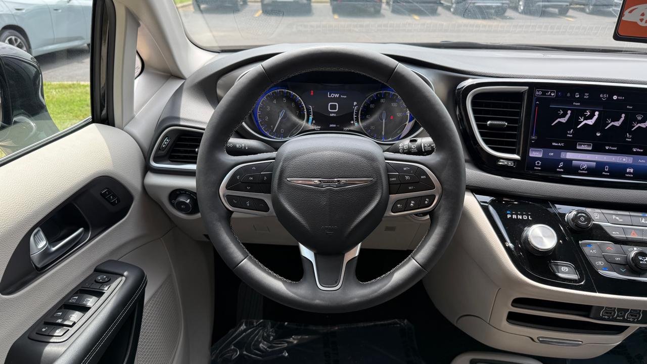 Chrysler Pacifica Touring L 2024