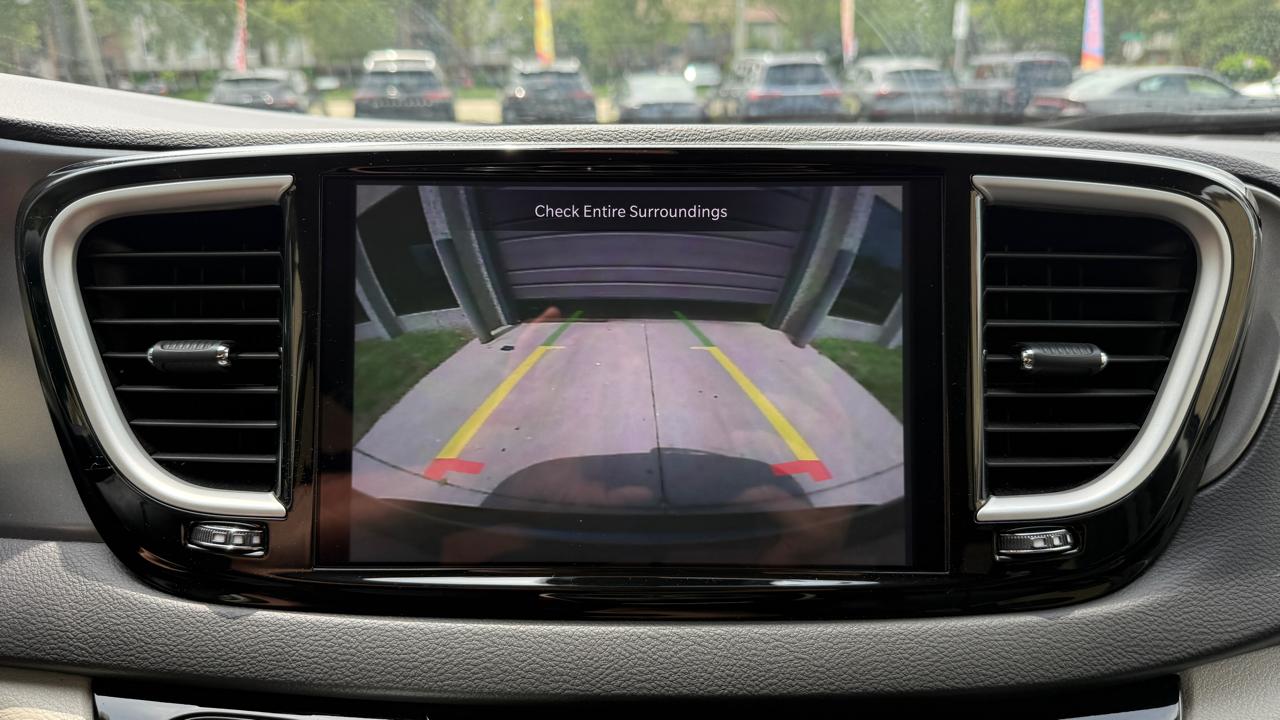 Chrysler Pacifica Touring L 2024