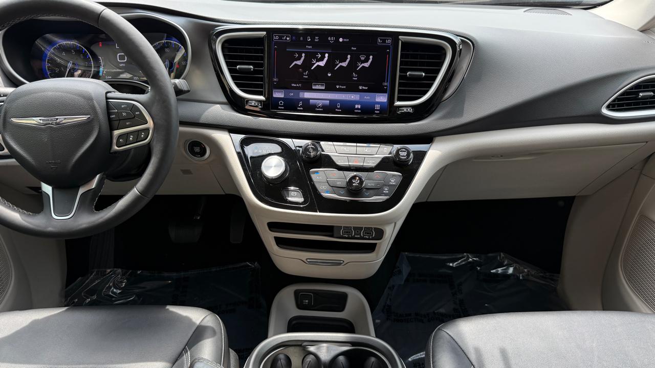Chrysler Pacifica Touring L 2024