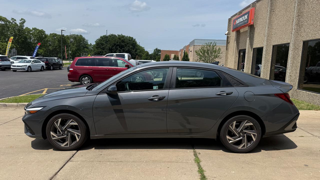 Hyundai Elantra SEL Sport 2025