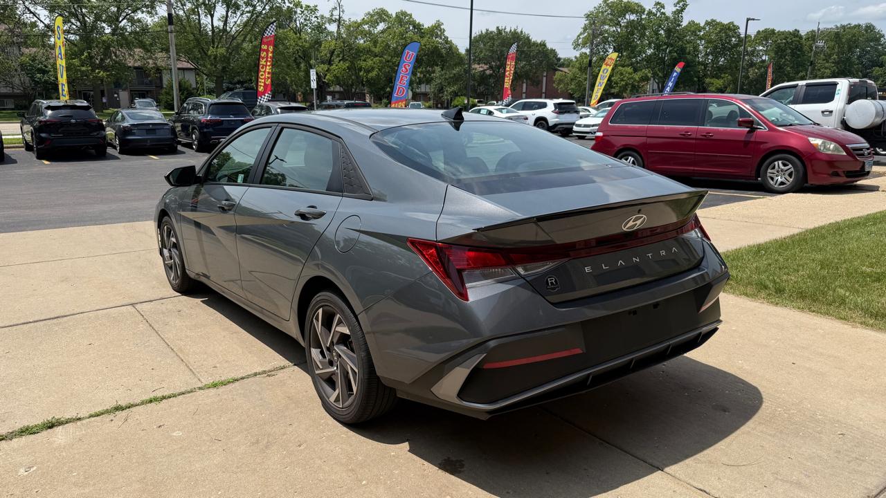 Hyundai Elantra SEL Sport 2025