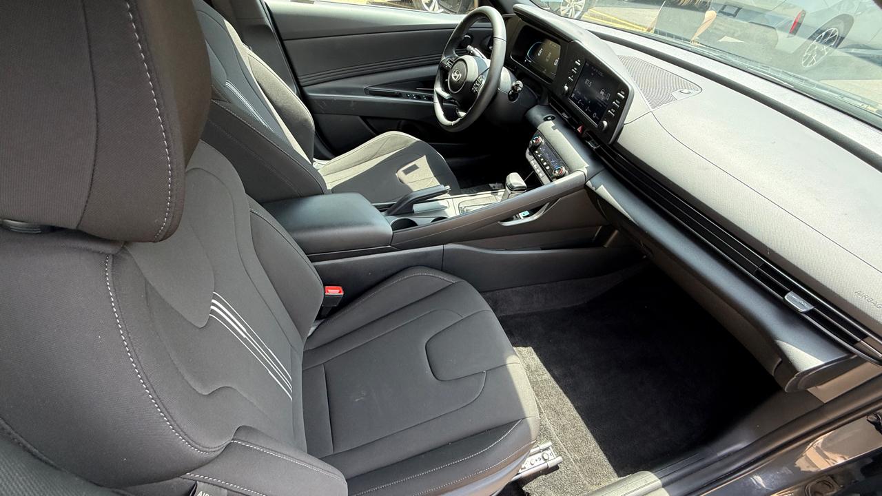 Hyundai Elantra SEL Sport 2025