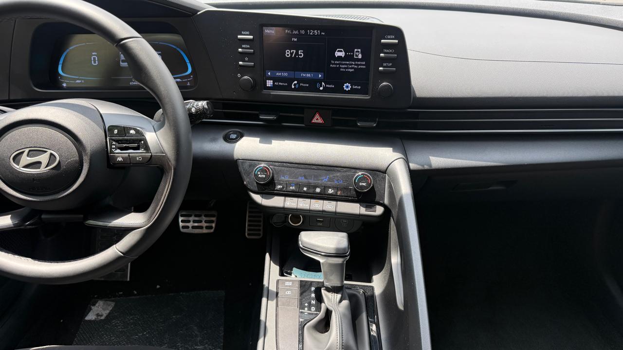 Hyundai Elantra SEL Sport 2025