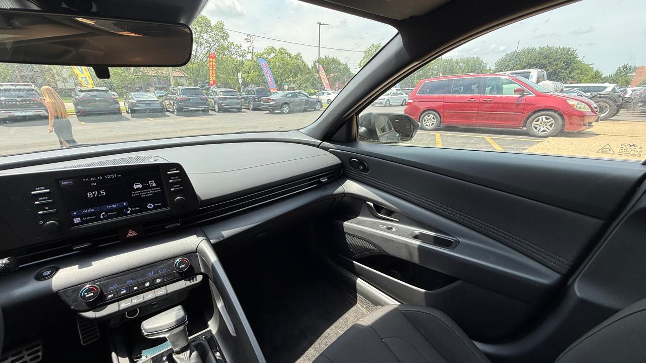 Hyundai Elantra SEL Sport 2025