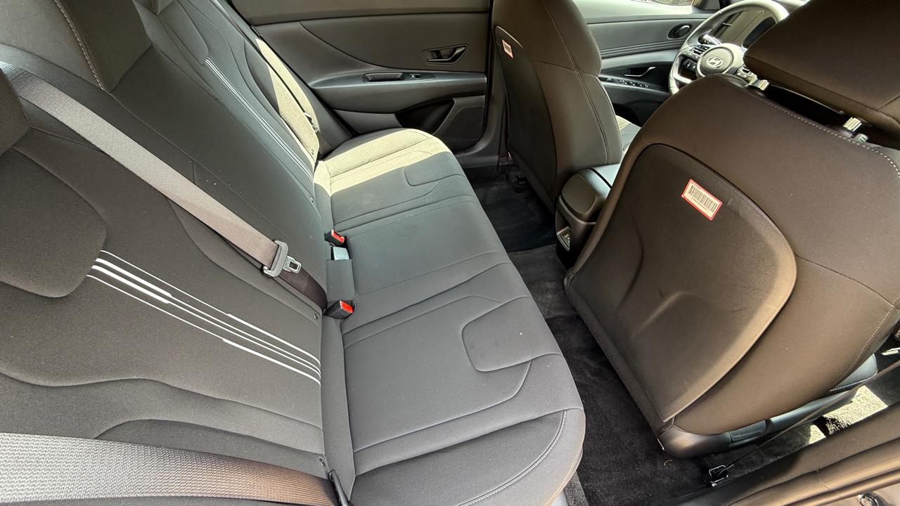 Hyundai Elantra SEL Sport 2025