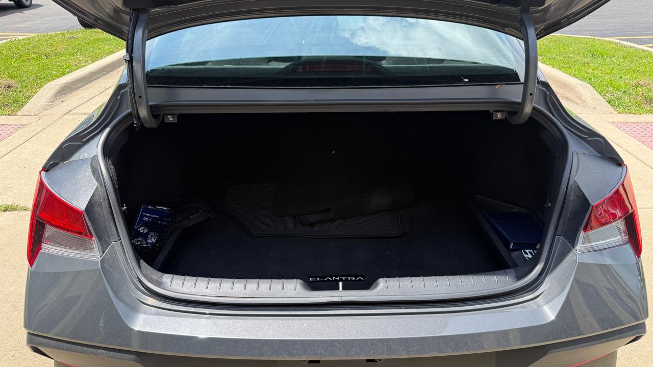 Hyundai Elantra SEL Sport 2025