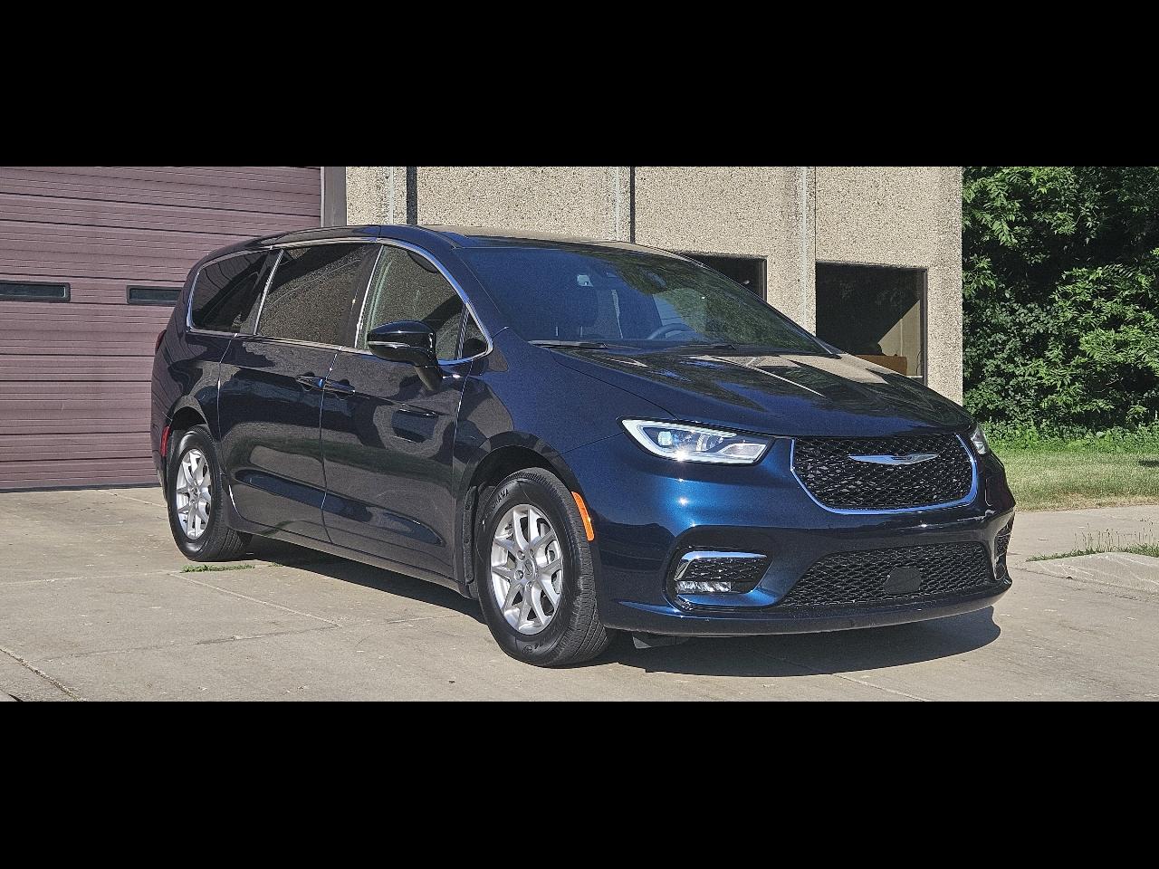 Chrysler Pacifica Select 2025