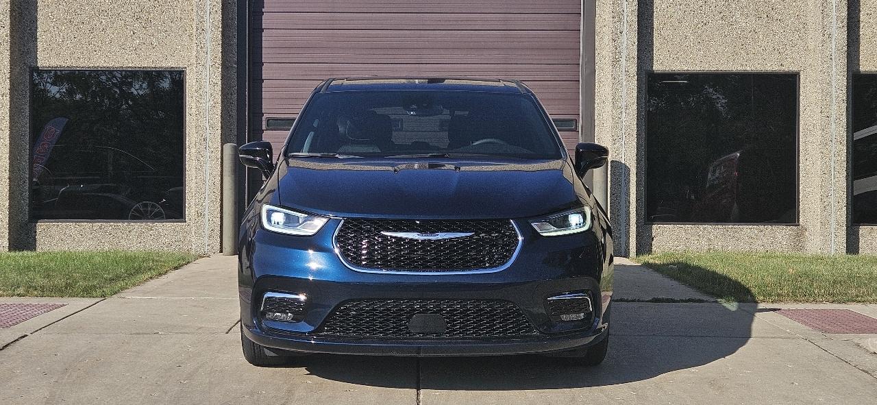 Chrysler Pacifica Select 2025