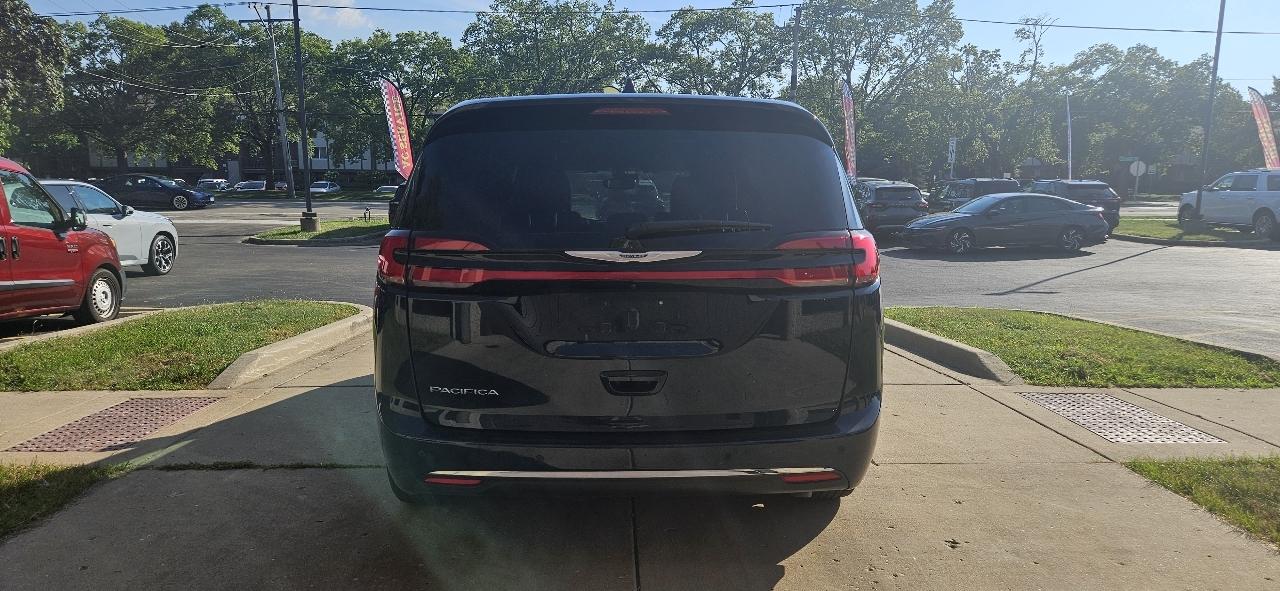 Chrysler Pacifica Select 2025