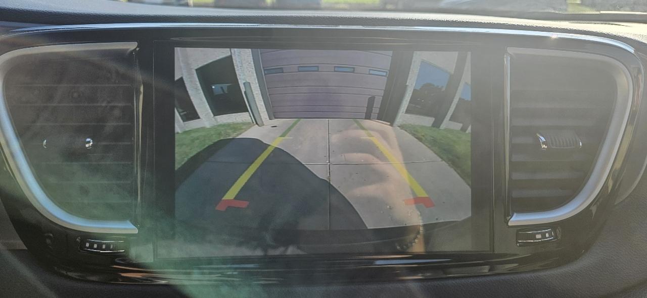 Chrysler Pacifica Select 2025
