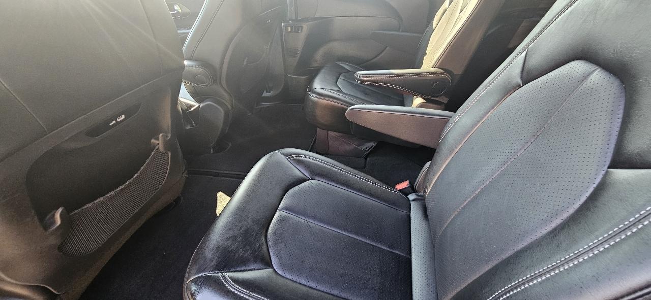 Chrysler Pacifica Select 2025