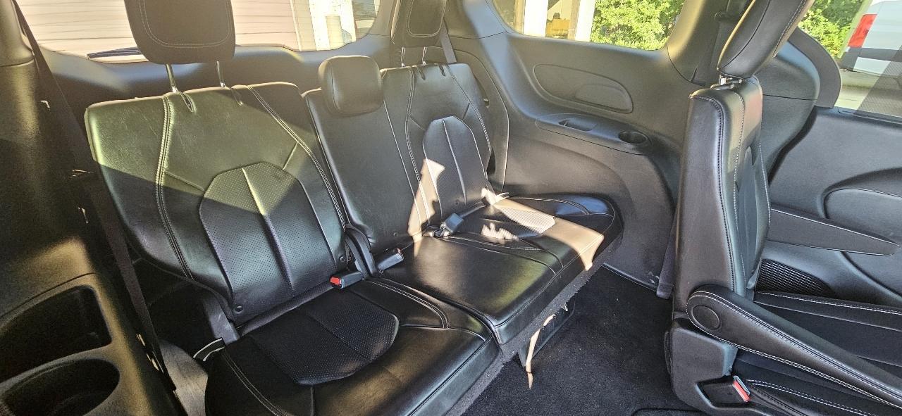 Chrysler Pacifica Select 2025