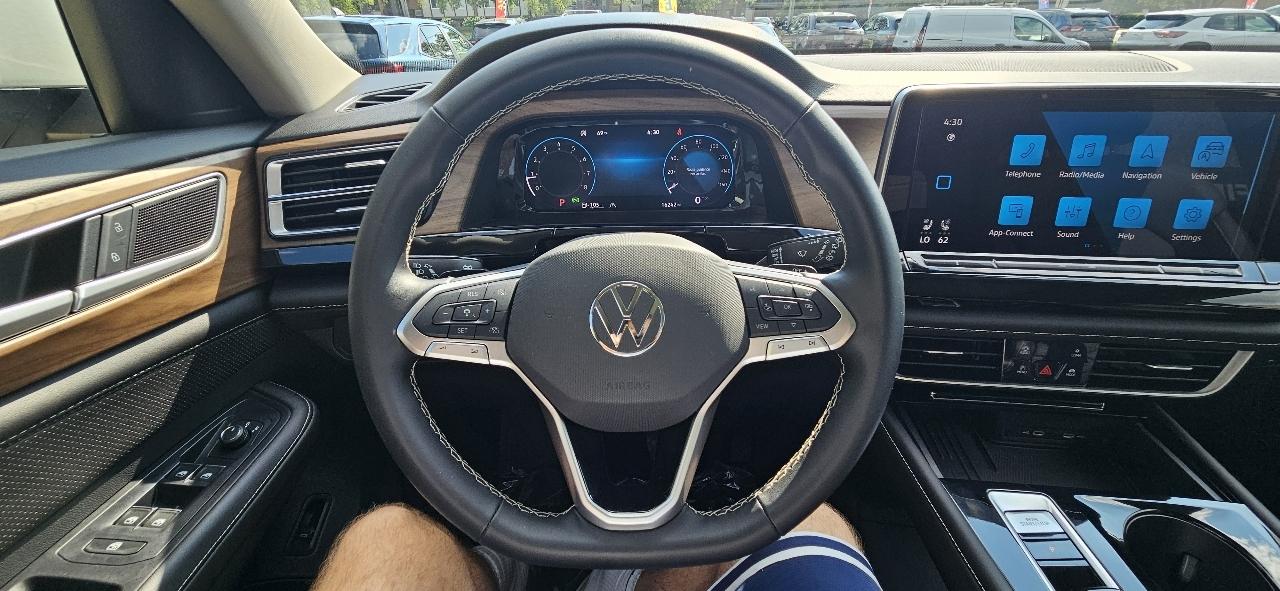 Volkswagen Atlas SE w/Technology 4MOTION 2025
