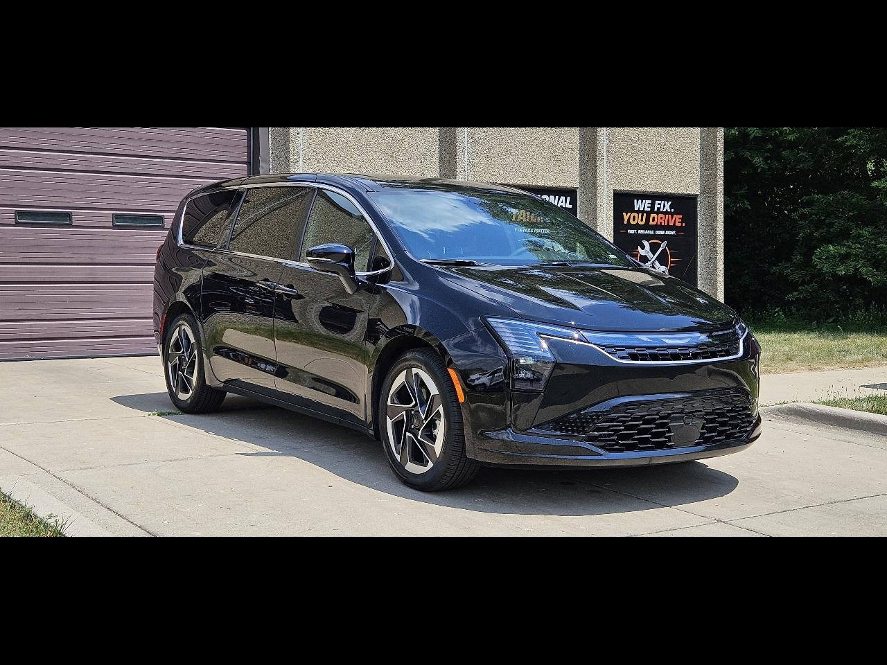 Chrysler Pacifica Limited 2027