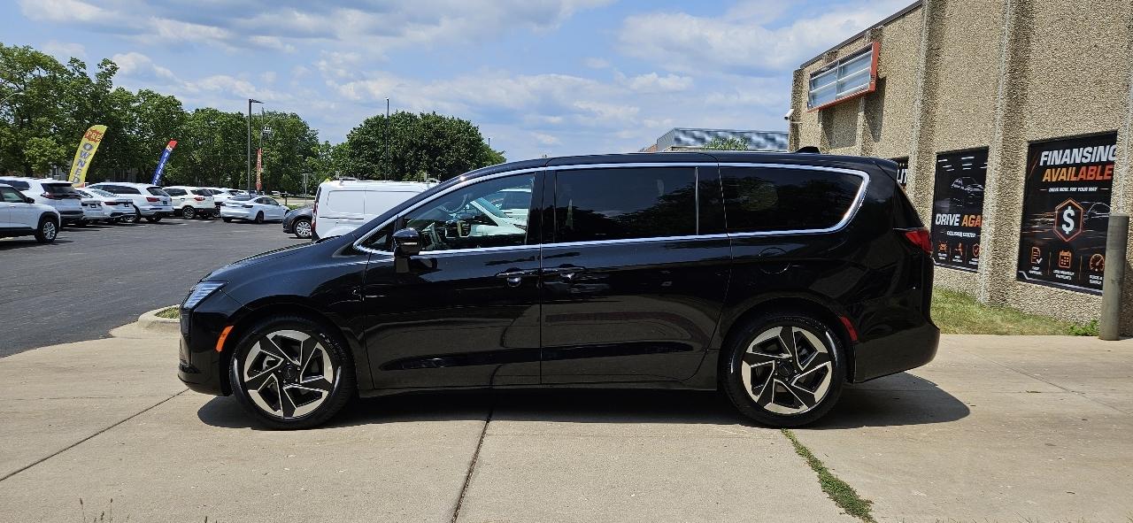 Chrysler Pacifica Limited 2027