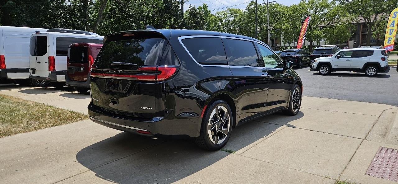 Chrysler Pacifica Limited 2027
