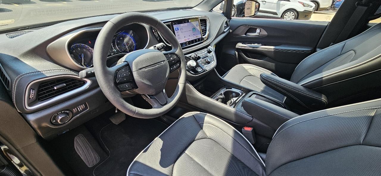 Chrysler Pacifica Limited 2027