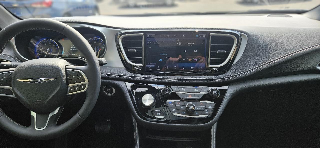 Chrysler Pacifica Limited 2026