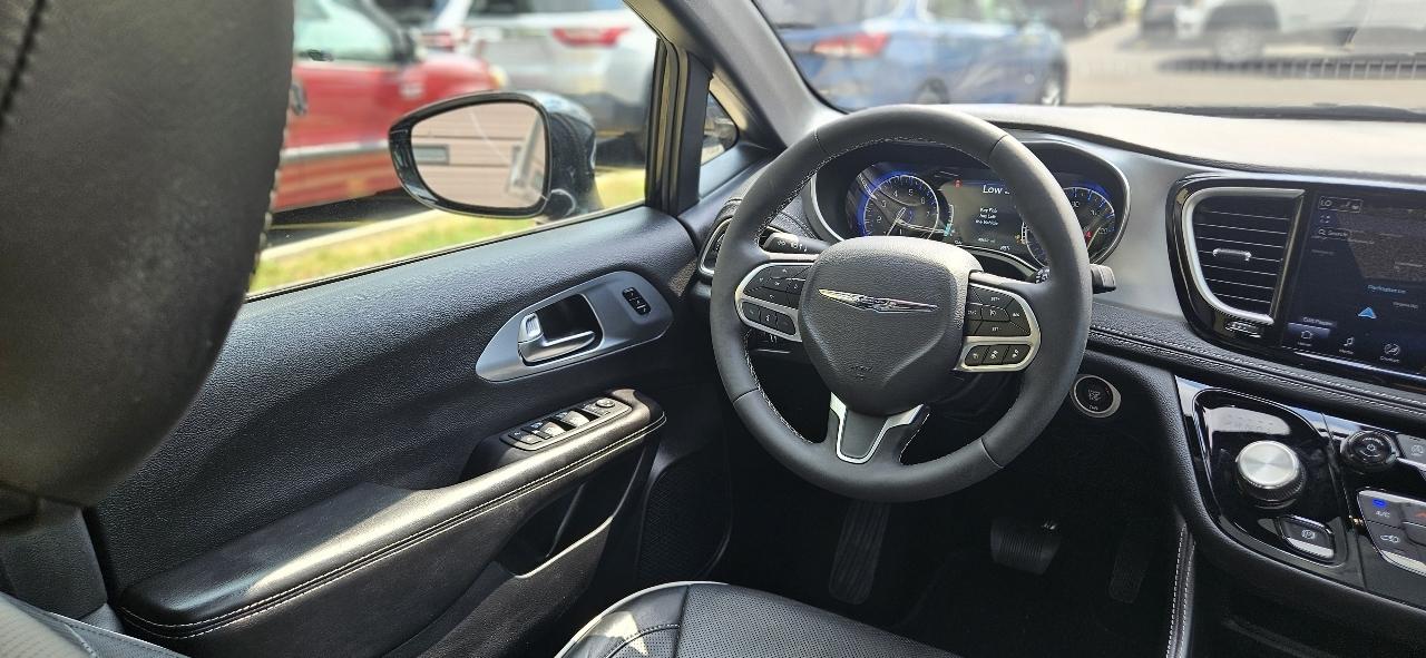 Chrysler Pacifica Limited 2026