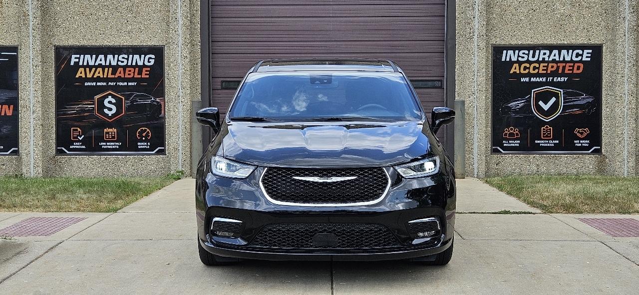 Chrysler Pacifica Select 2025