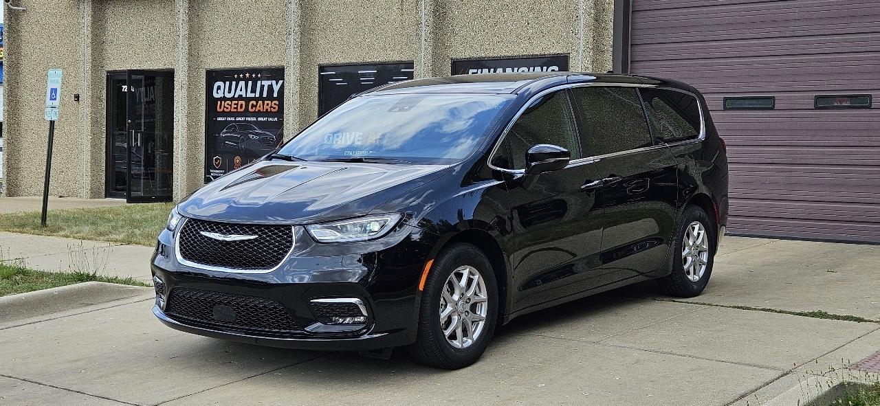 Chrysler Pacifica Select 2025